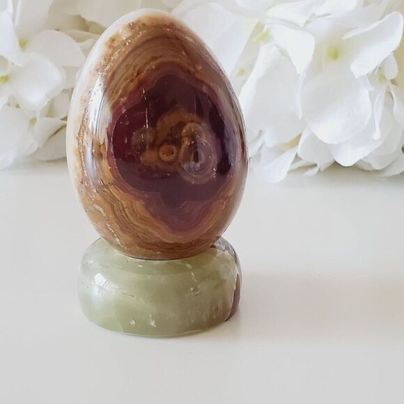Pakistan Onyx Egg Stone with Vase - 4" Tall - Picture 4 of 12